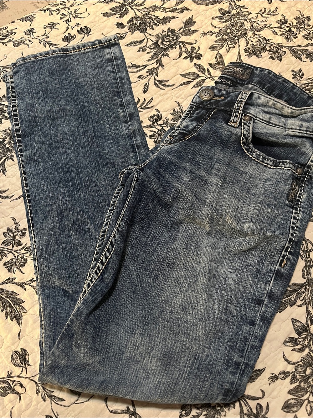 Silver Jeans Women's Straight Leg Medium Blue Denim Jeans